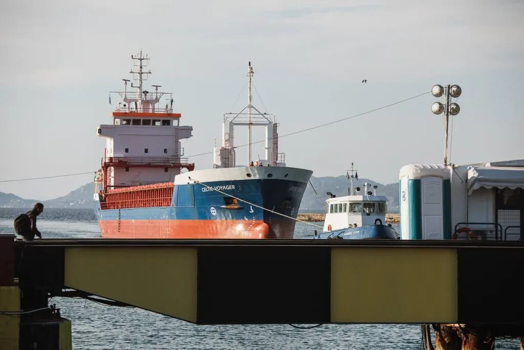 Celtic Voyager: Corinth Canal Crossing, West to East, photo 4