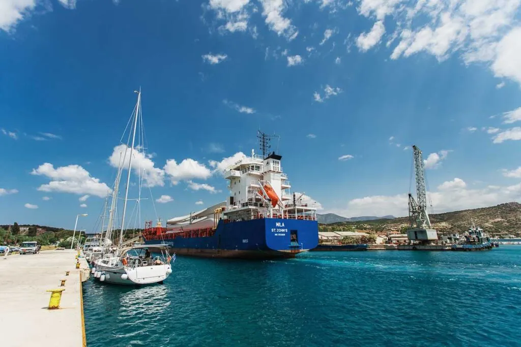 Mila [AG]: Corinth Canal Crossing, East to West, photo 6