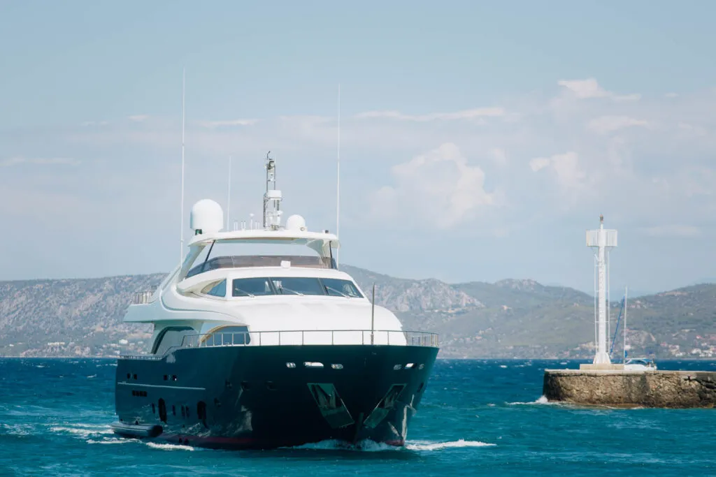 Nati Tre: Private yacht photo and video coverage during Corinth Canal crossing. Drone and by land footage from unique viewpoints., photo 2